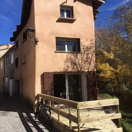 Maison De Charme Au Bord De La Verdure Holiday home *